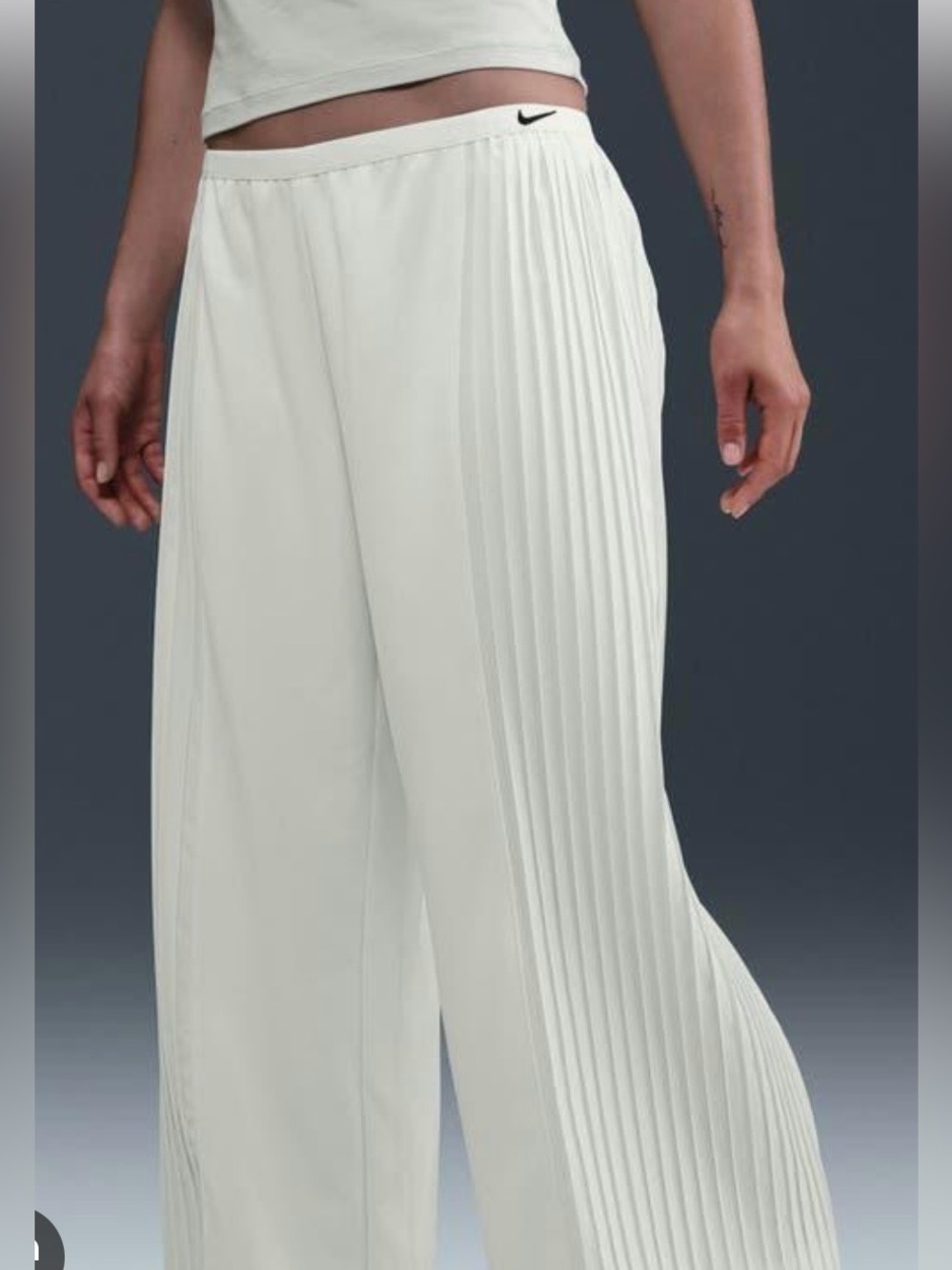 Nike Women's Pleated Track Pants - NWT-size Large